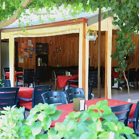 بيت للعطل Tunays Pansiyon *