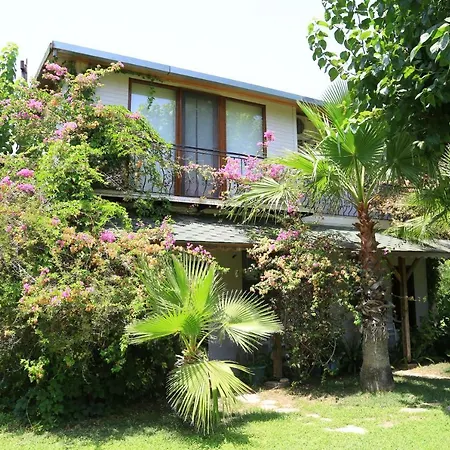 بيت للعطل Tunays Pansiyon *