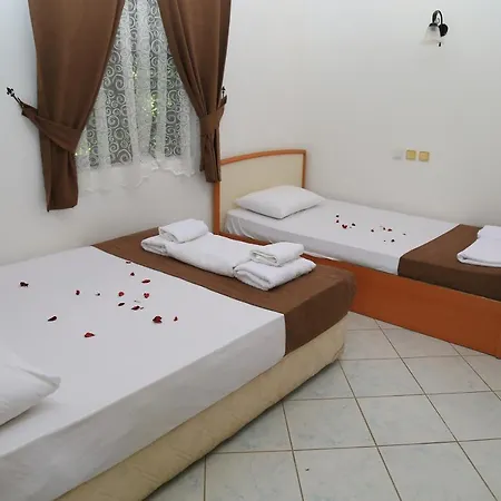 בית נופש Tunays Pansiyon Çıralı