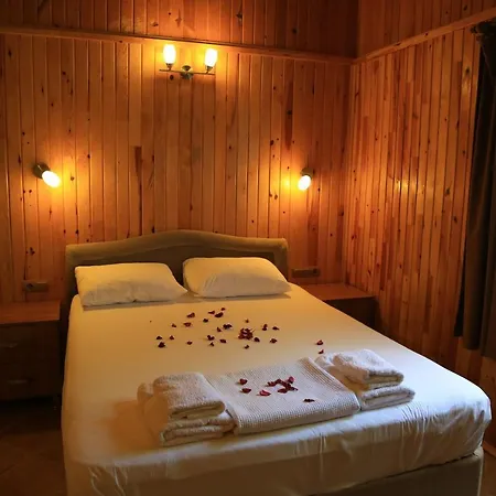 Tunays Pansiyon * Çıralı