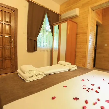 Tunays Pansiyon * Çıralı