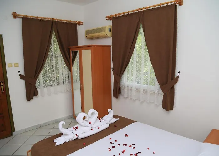 Tunays Pansiyon * Çıralı