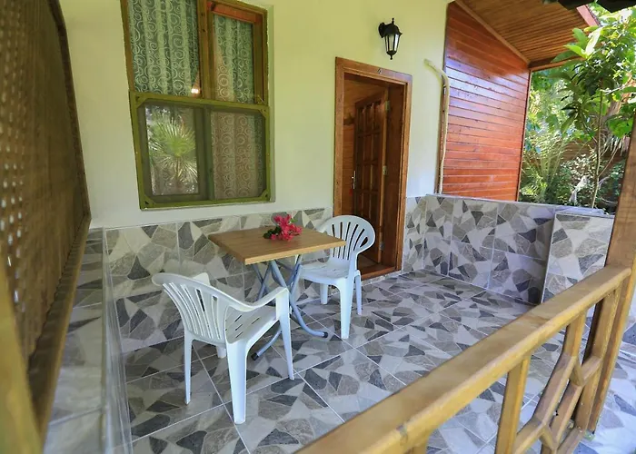 Tunays Pansiyon * Çıralı