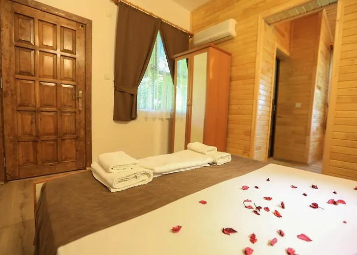 Tunays Pansiyon * Çıralı