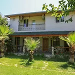 Tunays Pansiyon بيت للعطل *